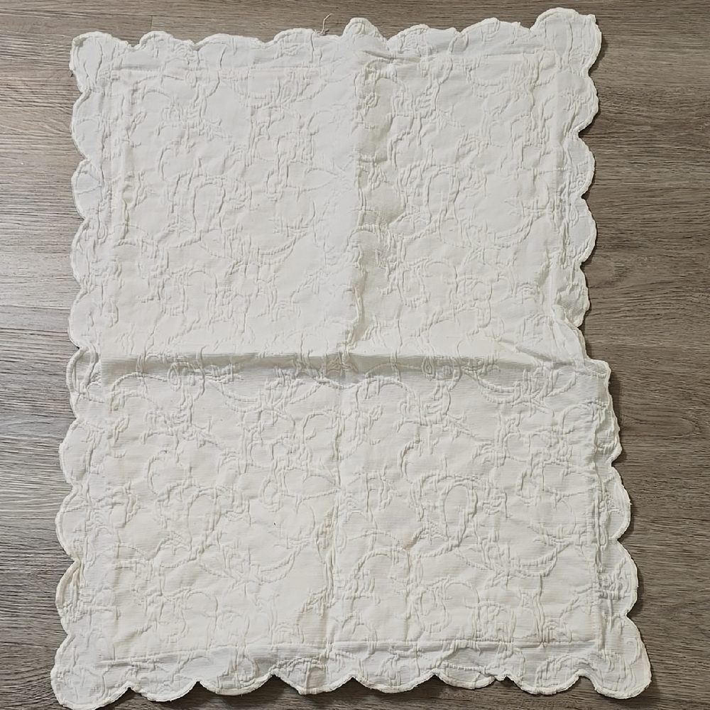Elegant Cream Quilt